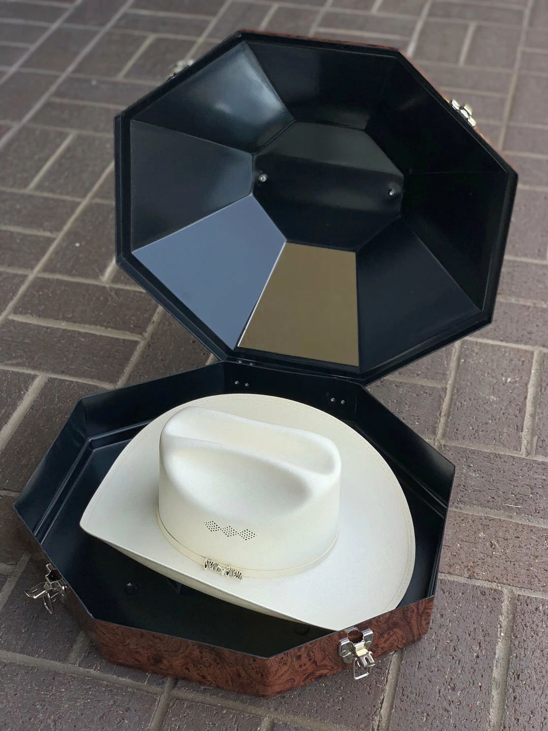 Guadalajara Western Wear Boot & Hat Care Exclusive Brown Wood HydroDipped Hat Carrying Case 5 Guadalajara Western Wear Boot & Hat Care Exclusive Brown Wood HydroDipped Hat Carrying Case