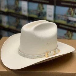 Guadalajara Western Wear Tombstone 1000x Johnson (Copa Alta) With Winter White Caiman Leather Band
