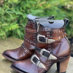 Guadalajara Western Wear Cuadra Saltillo Golden Leather Ankle Boot